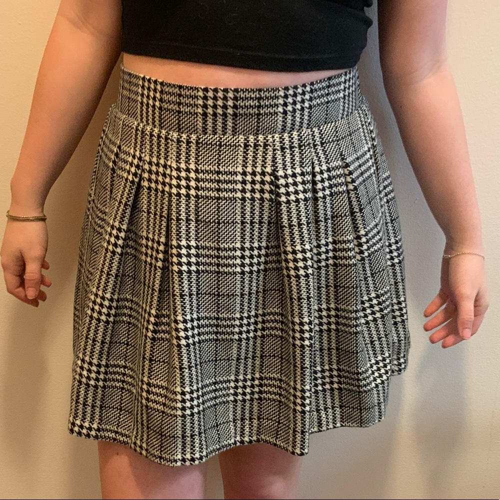 Plaid Houndstooth black and white A-line skirt!
